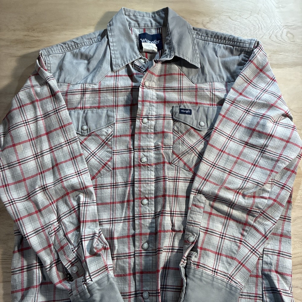 Wrangler Gray Red White Plaid Button-Up Shirt Large Long Sleeve Western